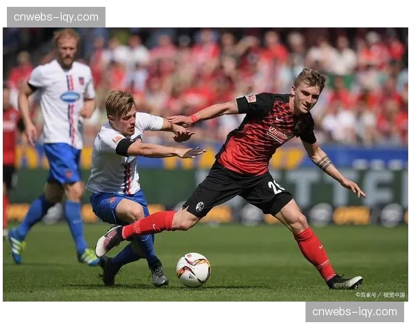 奥格斯堡2-0战胜海登海姆，取得保级路上关键三分